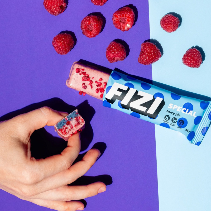 Батончик Fizi Berry Pie у рожевій глазурі 45г